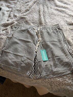 Striped Black & White Drawstring mens Shorts